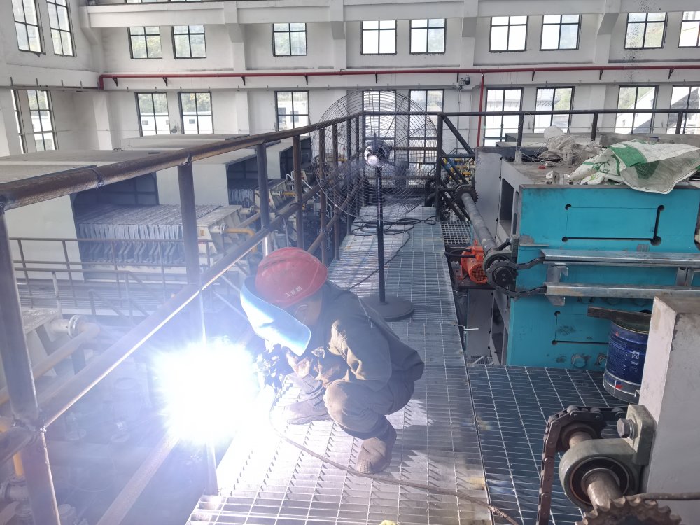 陜煤建設(shè)韓城分公司安裝六項(xiàng)目部：“清涼暴擊”已就位！硬核守護(hù)工地“抗暑特種兵”