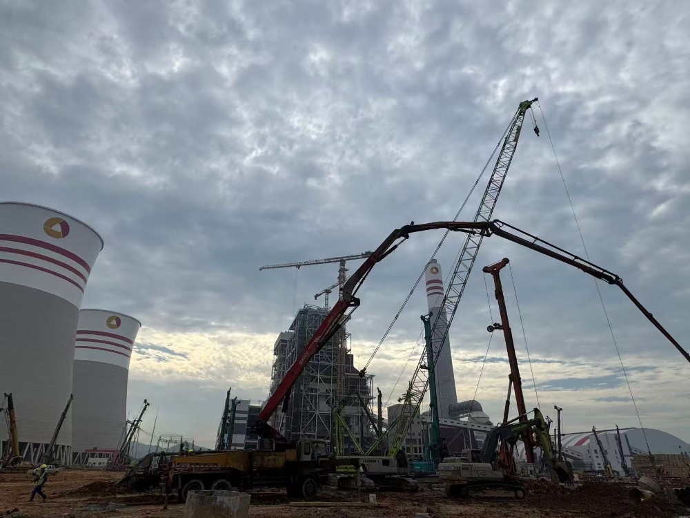 24小時鏖戰(zhàn)！陜煤電力上高有限公司2x1000MW清潔煤電擴建項目煤倉間灌注樁圓滿完成