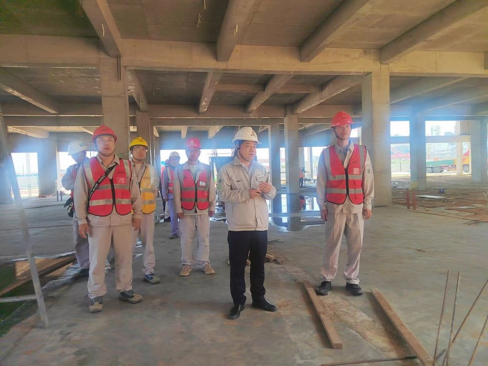 榆林化學紀委書記張光榮一行深入天工公司基層項目檢查指導工作