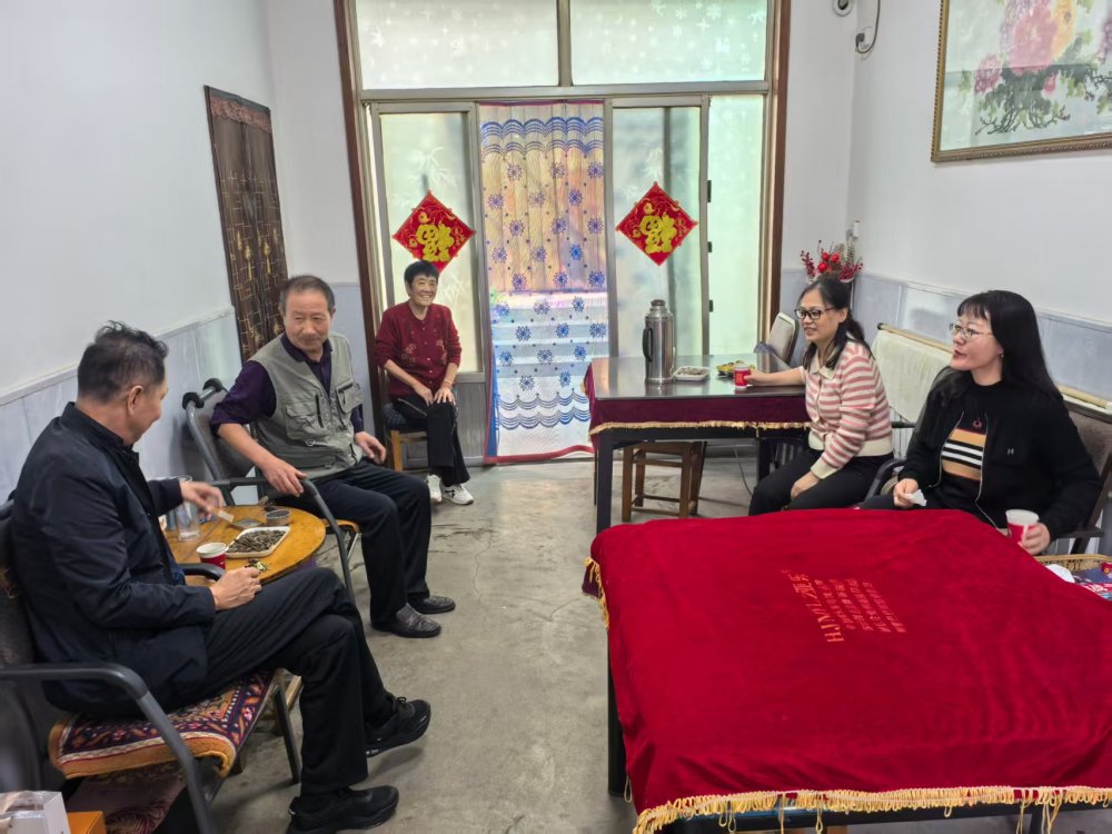 陜煤建設(shè)天工公司：月滿中秋情暖天工 走訪慰問(wèn)致敬芳華