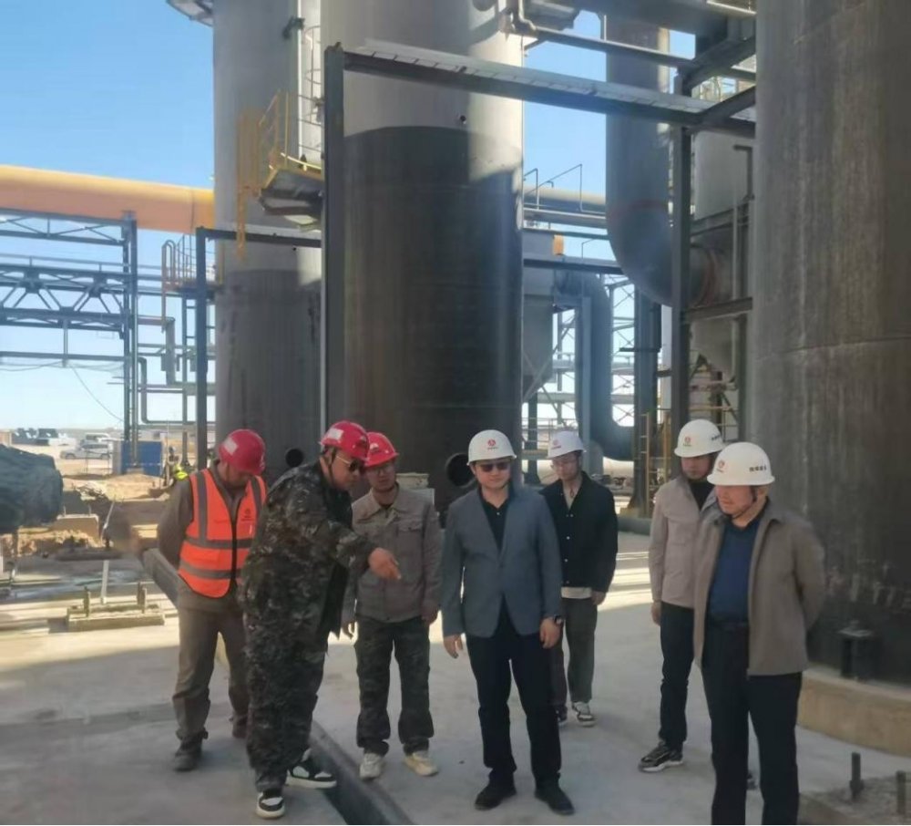 陜煤建設西北分公司土建第一項目部：雙節(jié)慰問暖人心 鼓足干勁促生產