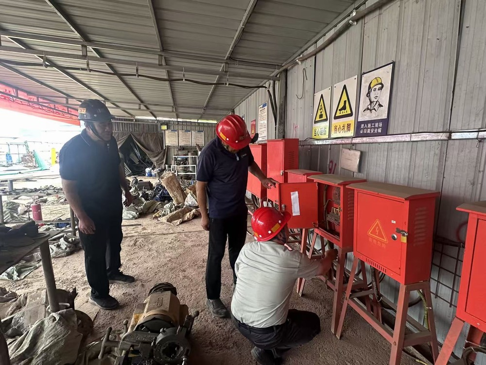 安全生產(chǎn)不放假，應(yīng)急值守不“打烊”—陜煤建設(shè)礦建二公司開(kāi)展“雙節(jié)”期間安全生產(chǎn)大排查