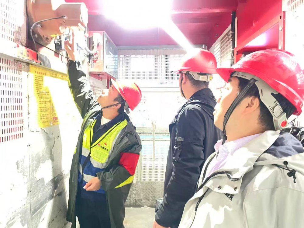 陜煤建設(shè)韓城分公司土建二項(xiàng)目部：安全不下線，青春在一線