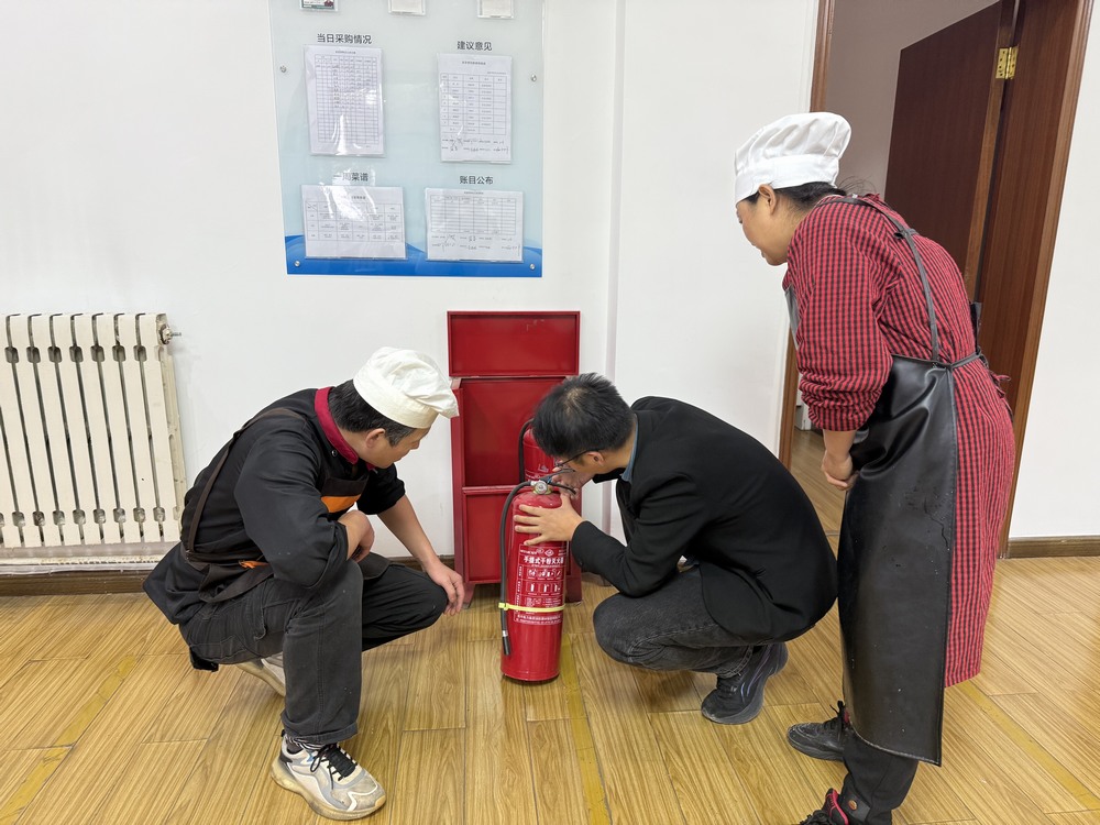 陜煤建設(shè)銅煤公司：多點(diǎn)發(fā)力織密安全網(wǎng)，全員行動(dòng)護(hù)航發(fā)展路