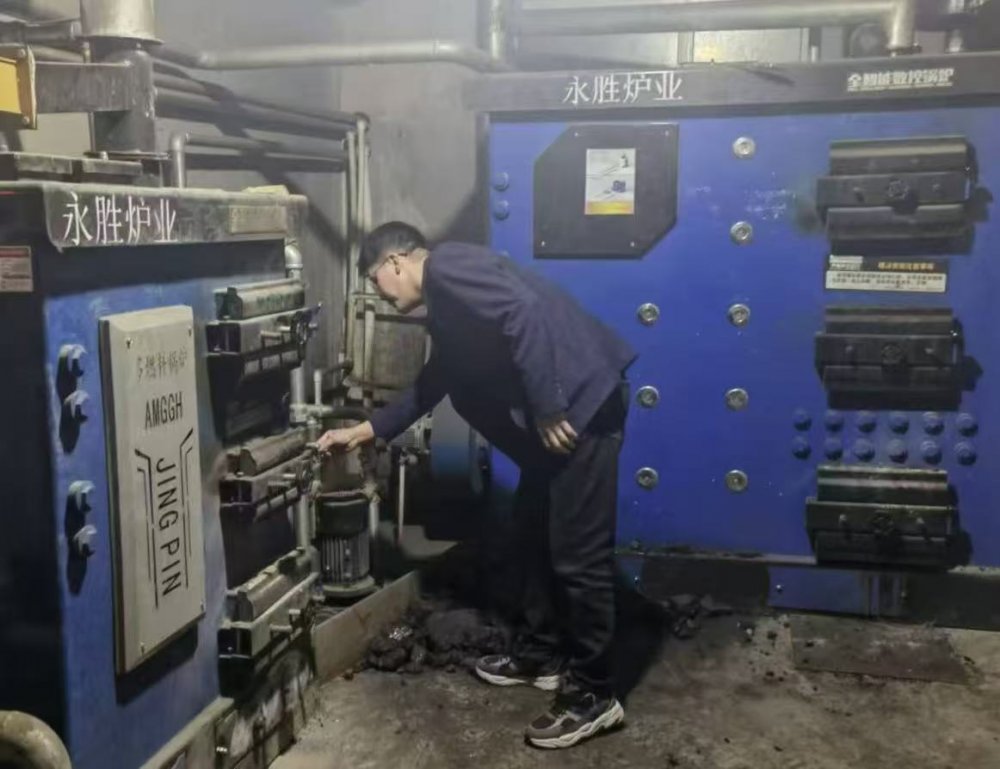 陜煤建設(shè)煤礦運(yùn)營(yíng)服務(wù)分公司:情暖寒冬 全力護(hù)航