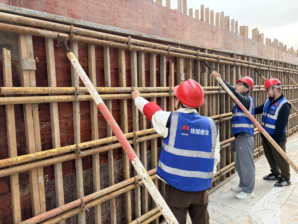 陜煤建設(shè)韓城分公司土建一項(xiàng)目部：青春護(hù)航安全線，百日攻堅(jiān)里的“硬核”擔(dān)當(dāng)