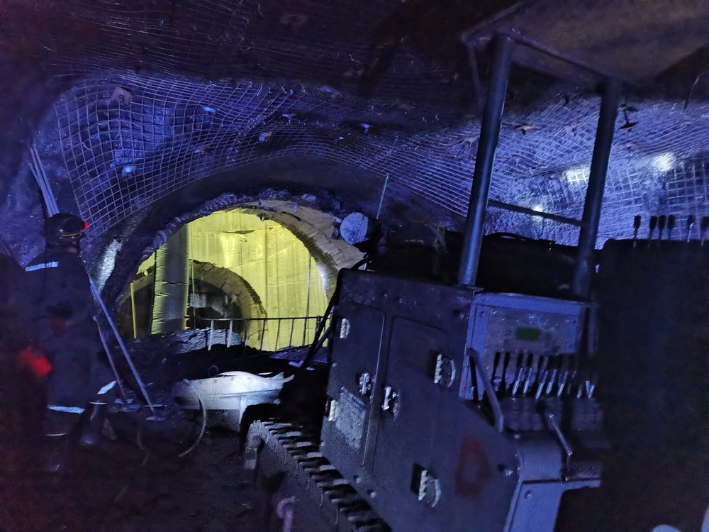  捷報！陜煤建設(shè)礦建二公司郭家灘項目部關(guān)鍵工程安全順利貫通