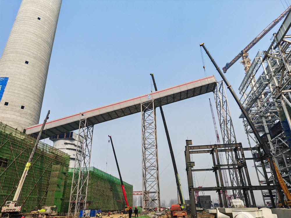 突破“空中走廊”！陜煤建設(shè)韓城分公司土建十六項目部承建的陜煤信陽超超臨界工程裝配式輸煤棧橋建設(shè)再傳捷報