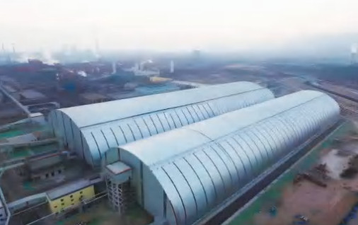 陜煤建設(shè)漢中分公司承建的龍鋼機械化綜合一次料場C型料庫24米平臺澆筑順利合攏