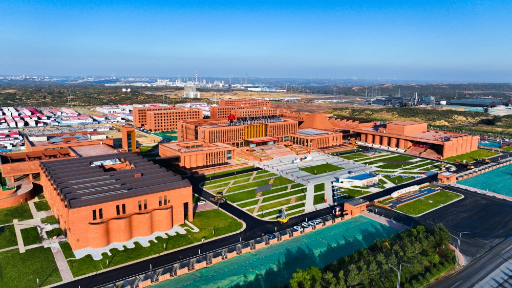 陜煤建設(shè)天工公司承建的榆林化學(xué)1#、2#宿舍樓工程順利通過竣工驗(yàn)收