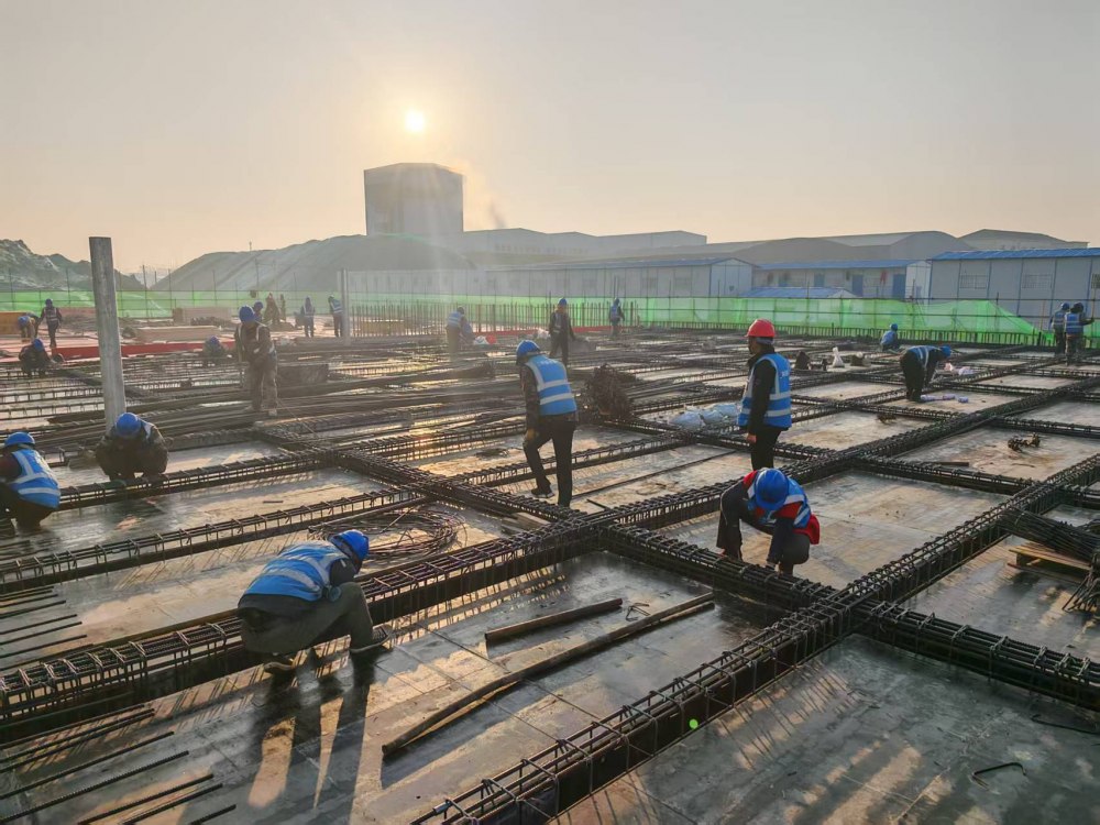奮戰(zhàn)十八晝夜，澆筑信陽(yáng)新篇章
