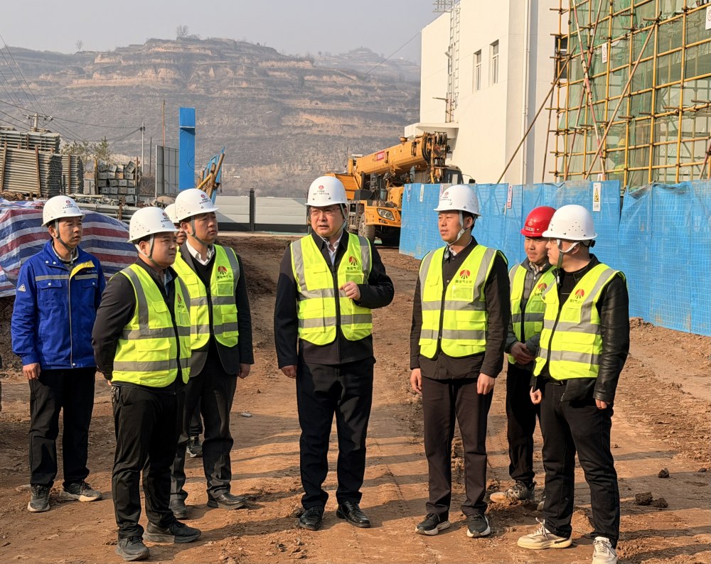 陜西省煤層氣公司黨委委員、紀(jì)委書記董巨國(guó)一行深入天工公司基層項(xiàng)目檢查指導(dǎo)